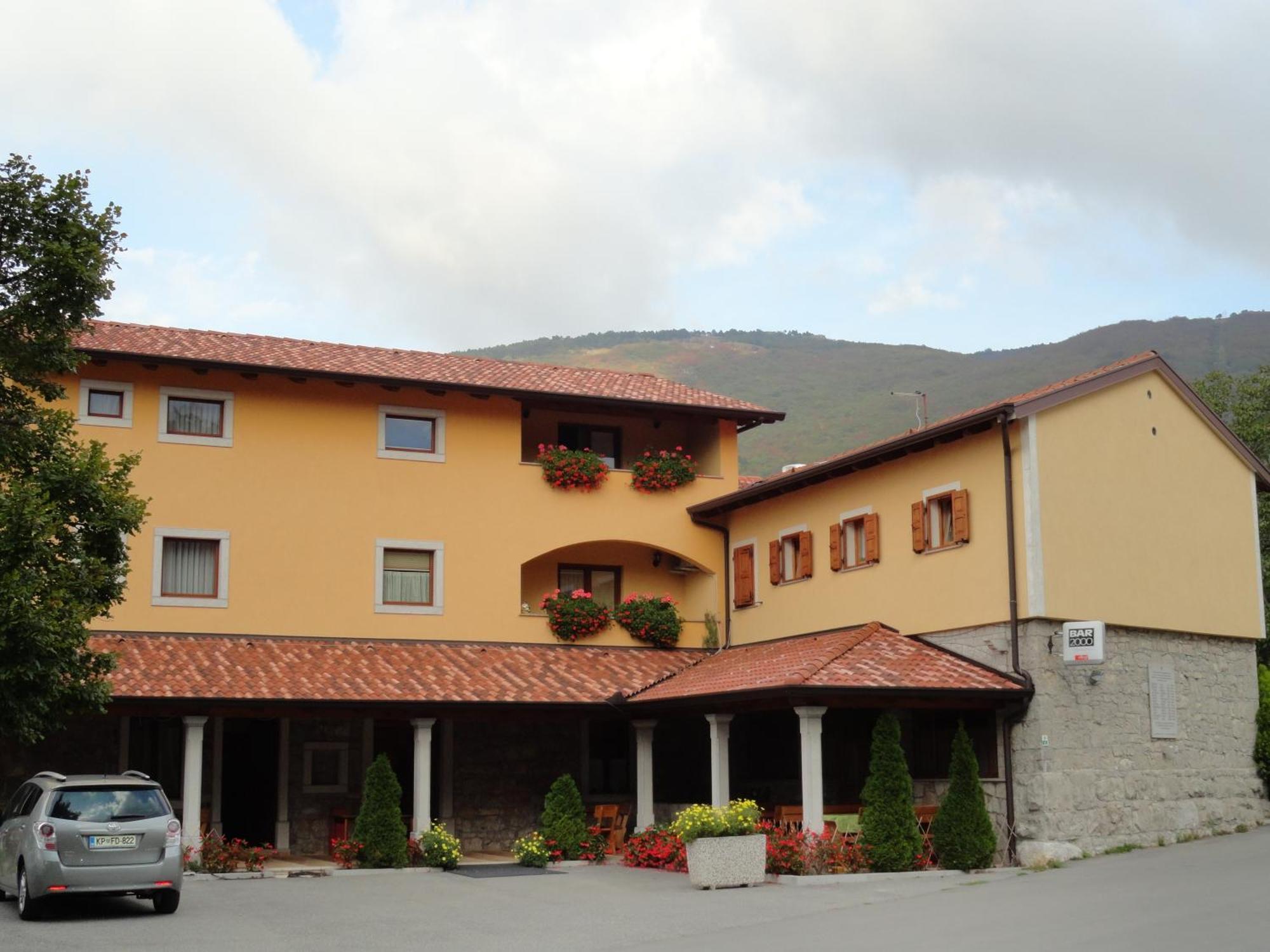 Guest house Pod Slavnikom 3*